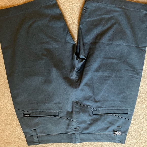 VOLCOM shorts NWOT men’s 29 waist. - Picture 4 of 7